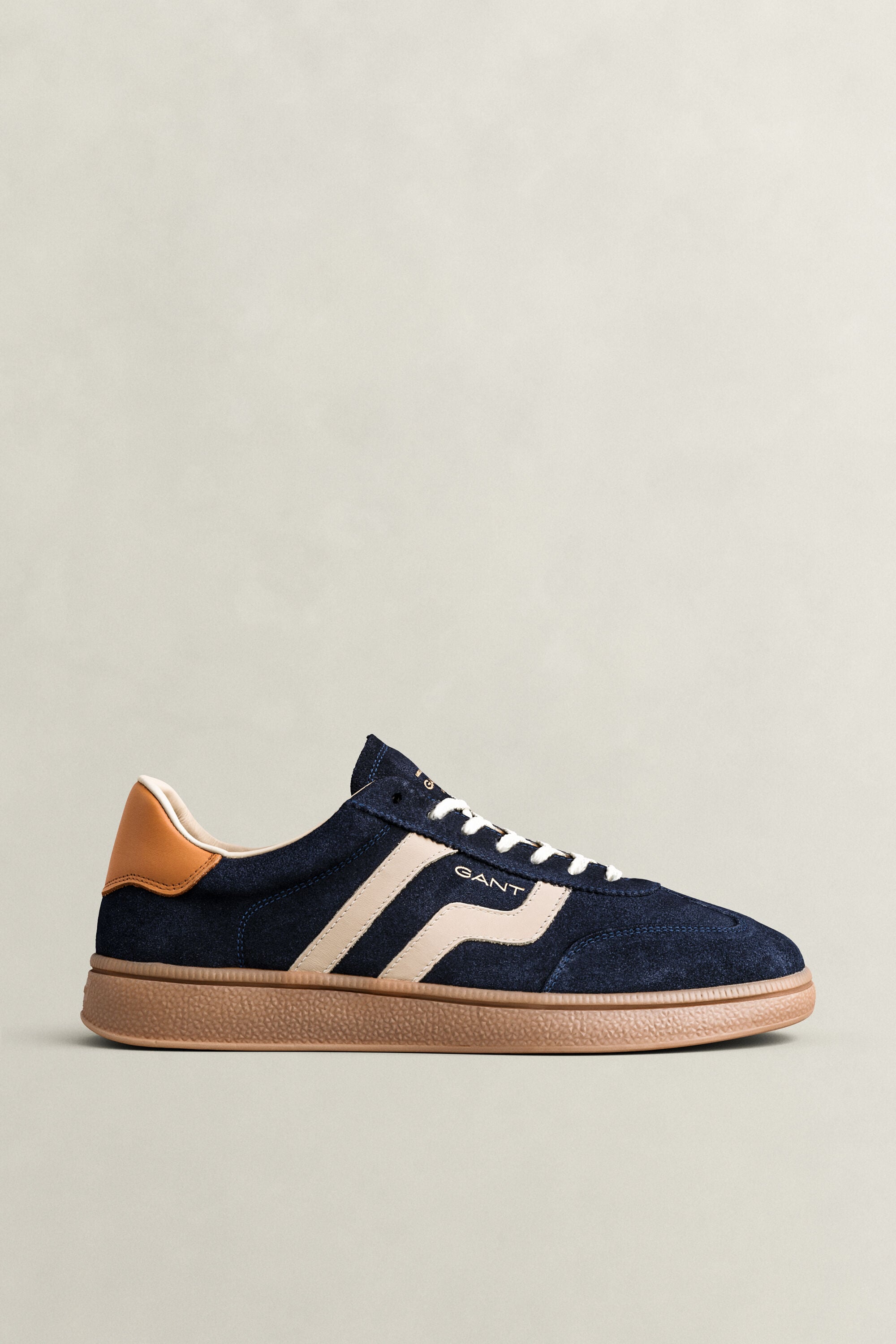 Cuzmo Sneaker aus Veloursleder