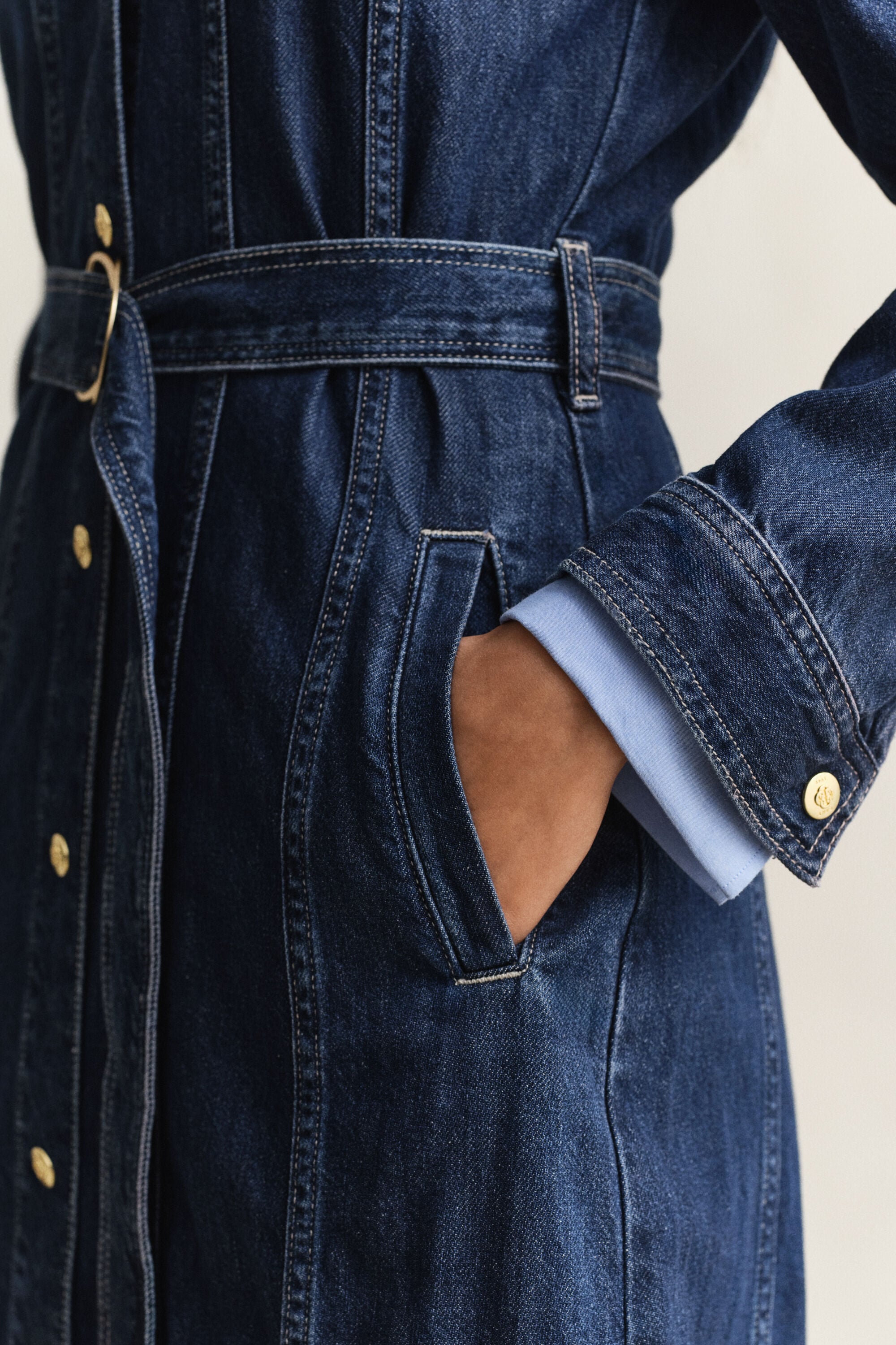 Jeans-Midikleid mit Gürtel