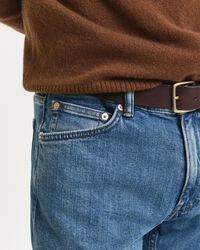 Regular Fit Clean Wash Jeans