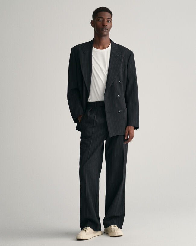 Anzughose mit Nadelstreifen und Bundfalten