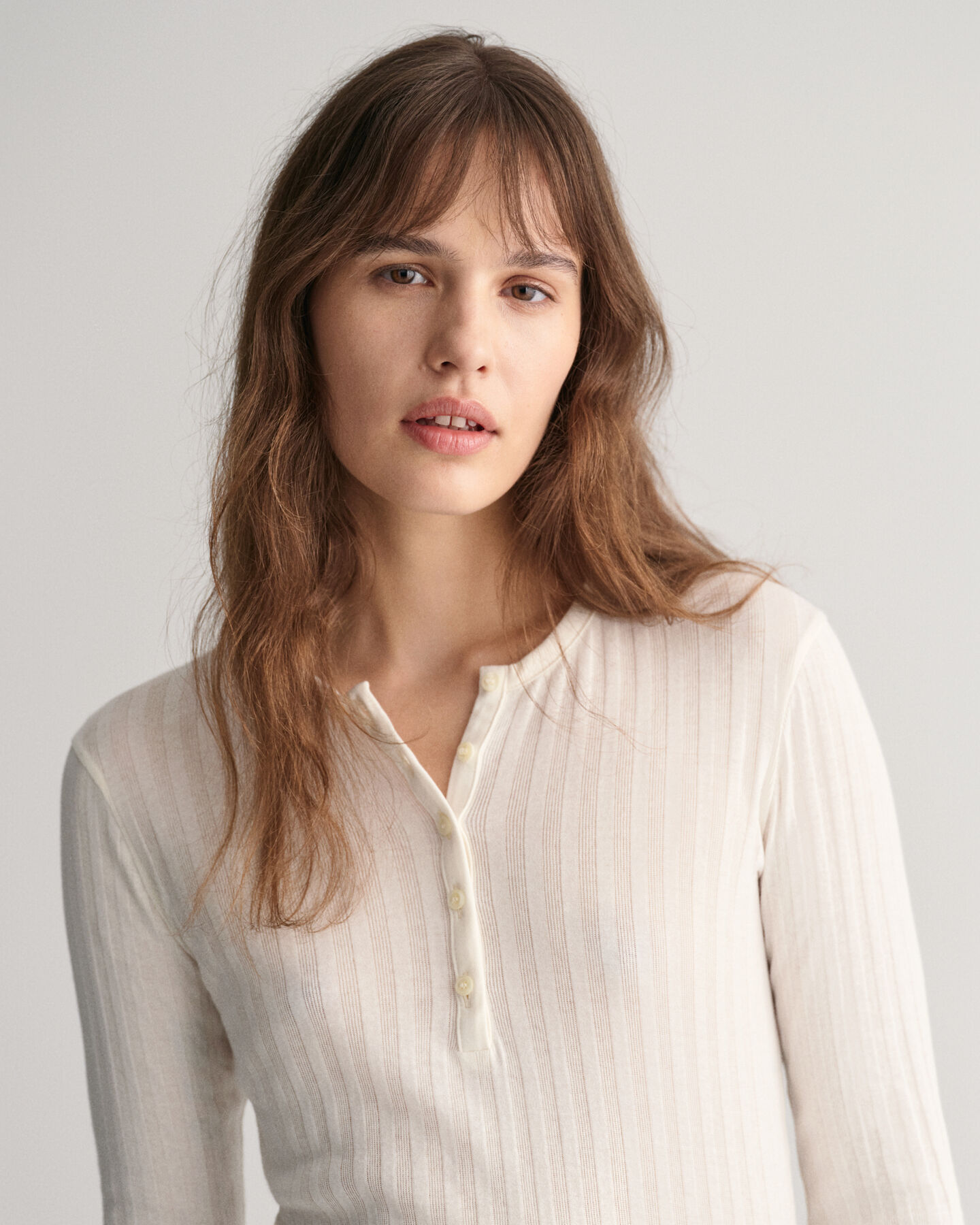 Geripptes Henley Langarm-T-Shirt