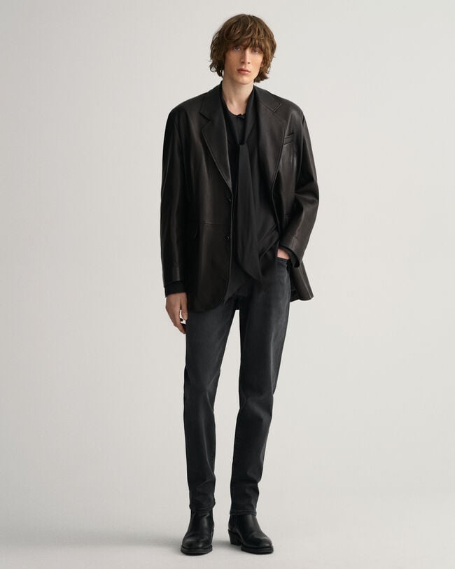 Slim Fit Einfarbiges Hemd mit Schluppe