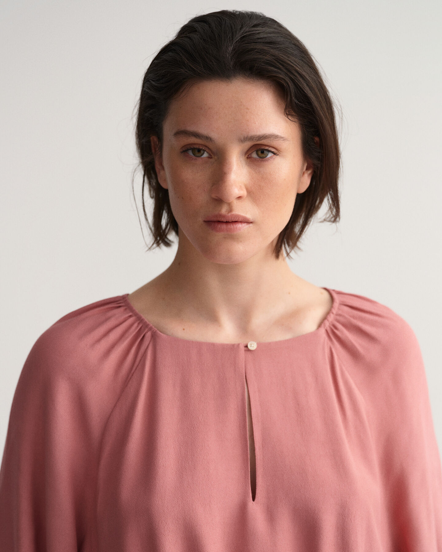 Kleid mit U-Boot-Ausschnitt