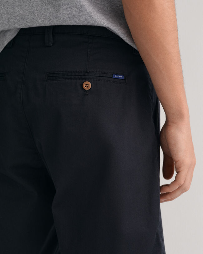 Hallden Slim Fit Twill-Shorts