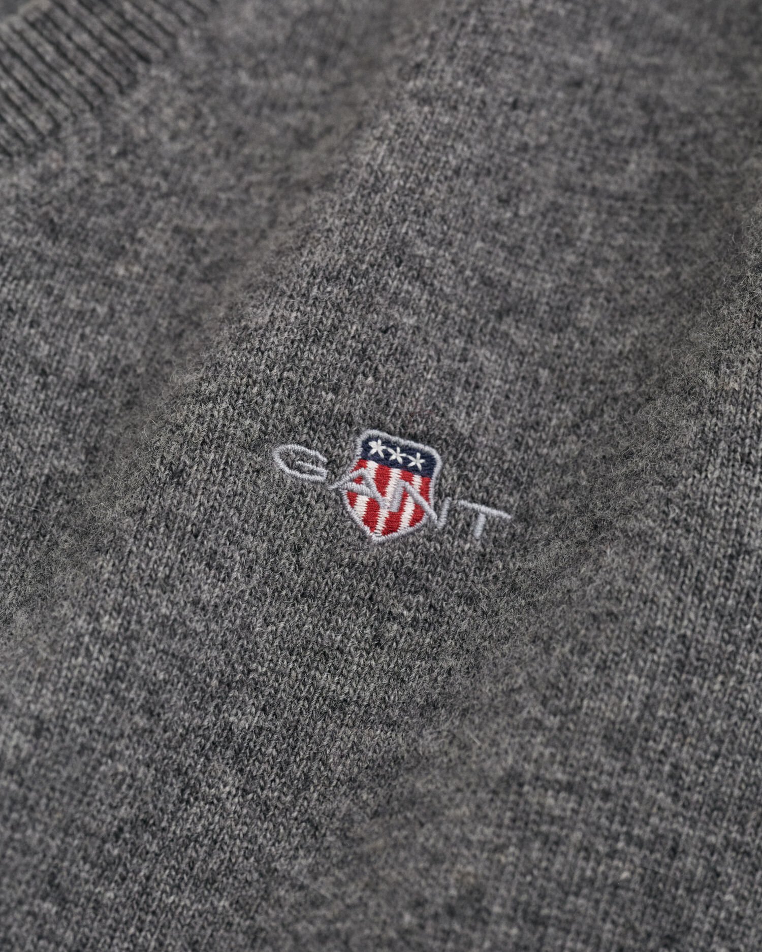 Superfine Lambswool V-Neck Pullover