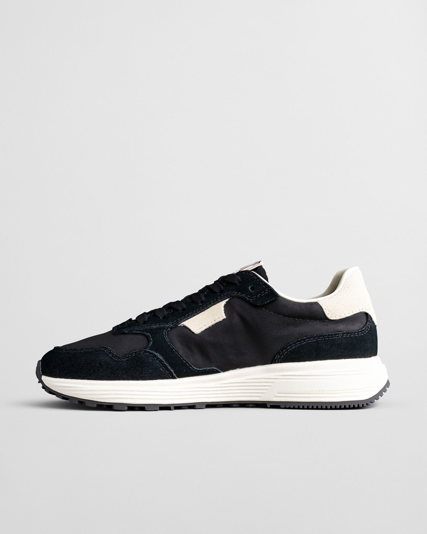 Beywin Sneaker aus Veloursleder und Nylon