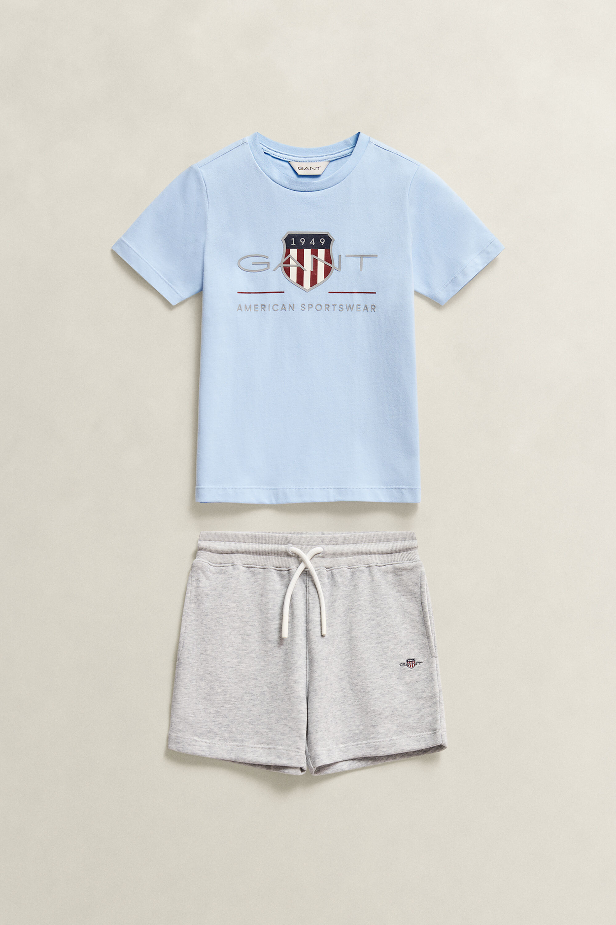 Boys Archive Shield Set mit T-Shirt und Sweatshorts