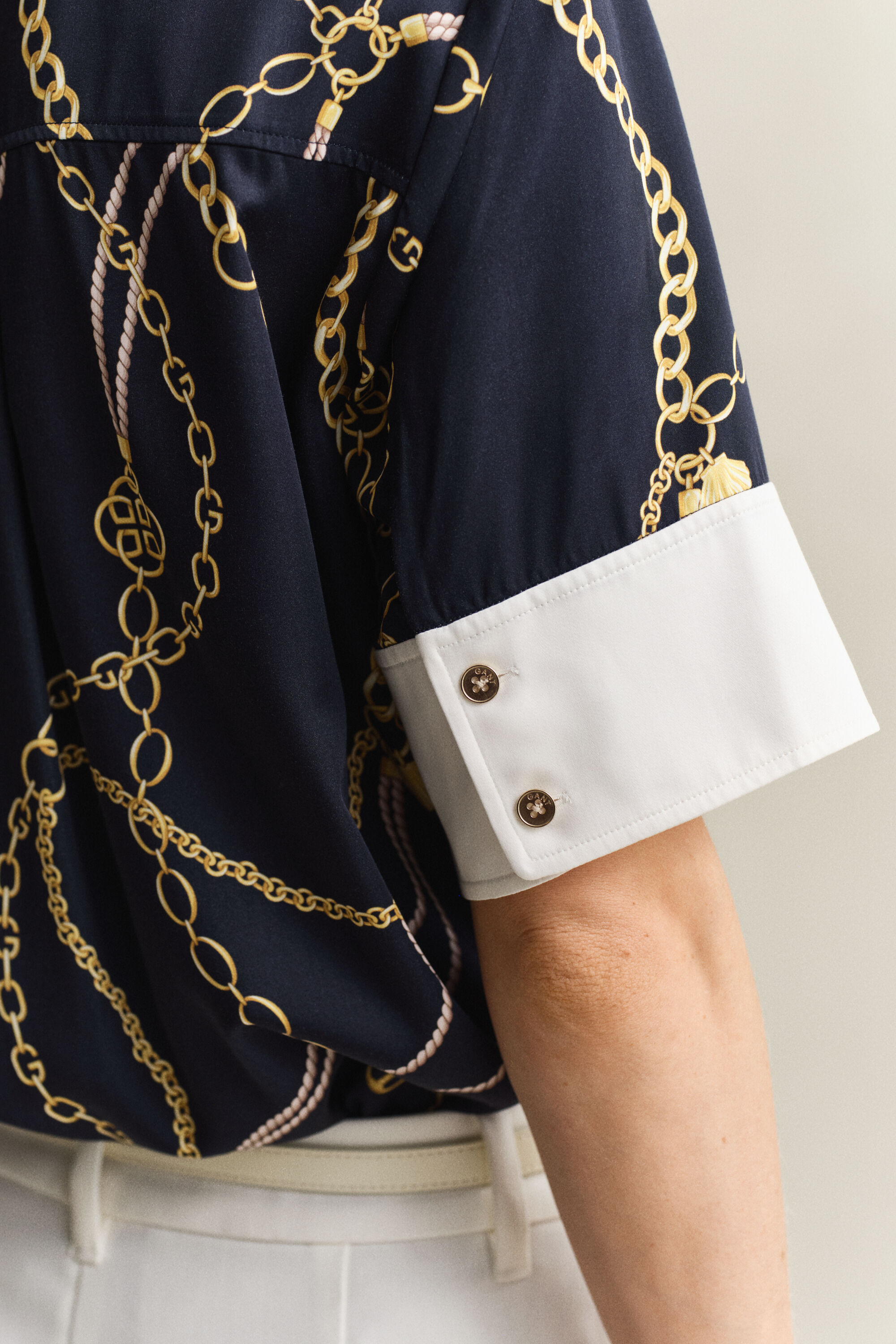 Bluse mit Kontrastkragen