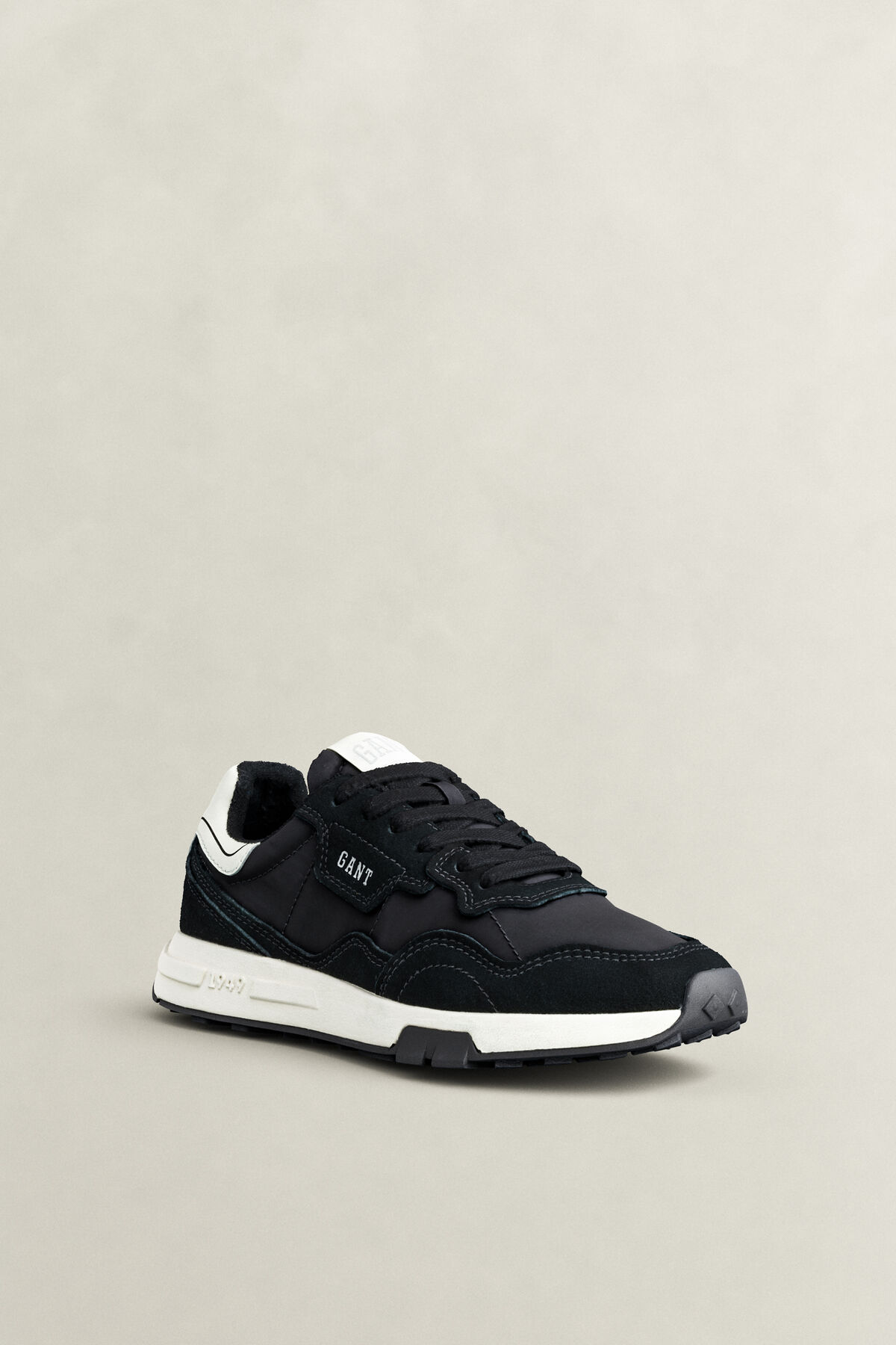 Youtron Sneaker aus Veloursleder — BLACK