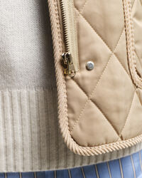 Steppweste mit Corddetails