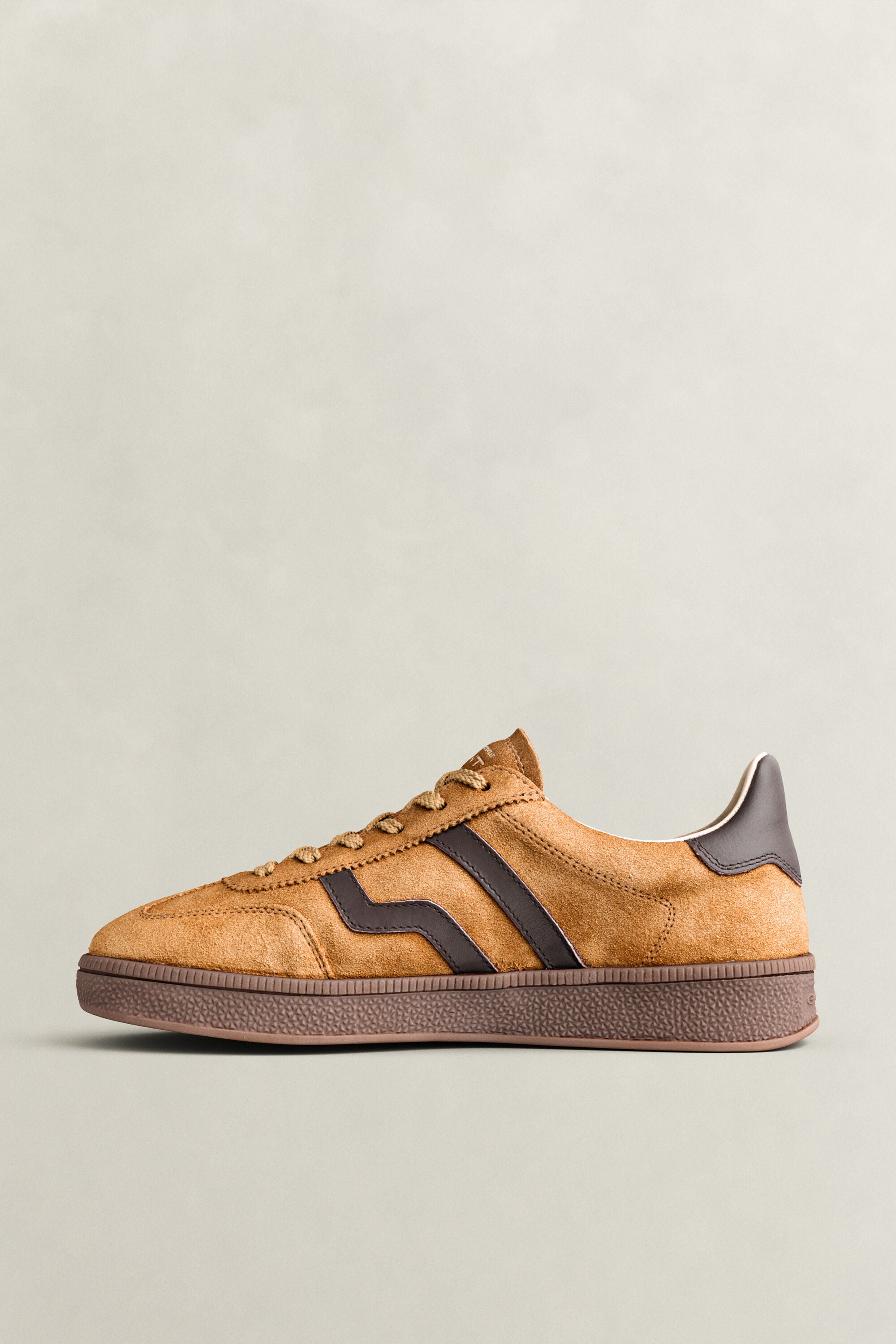 Cuzima Sneaker aus Veloursleder