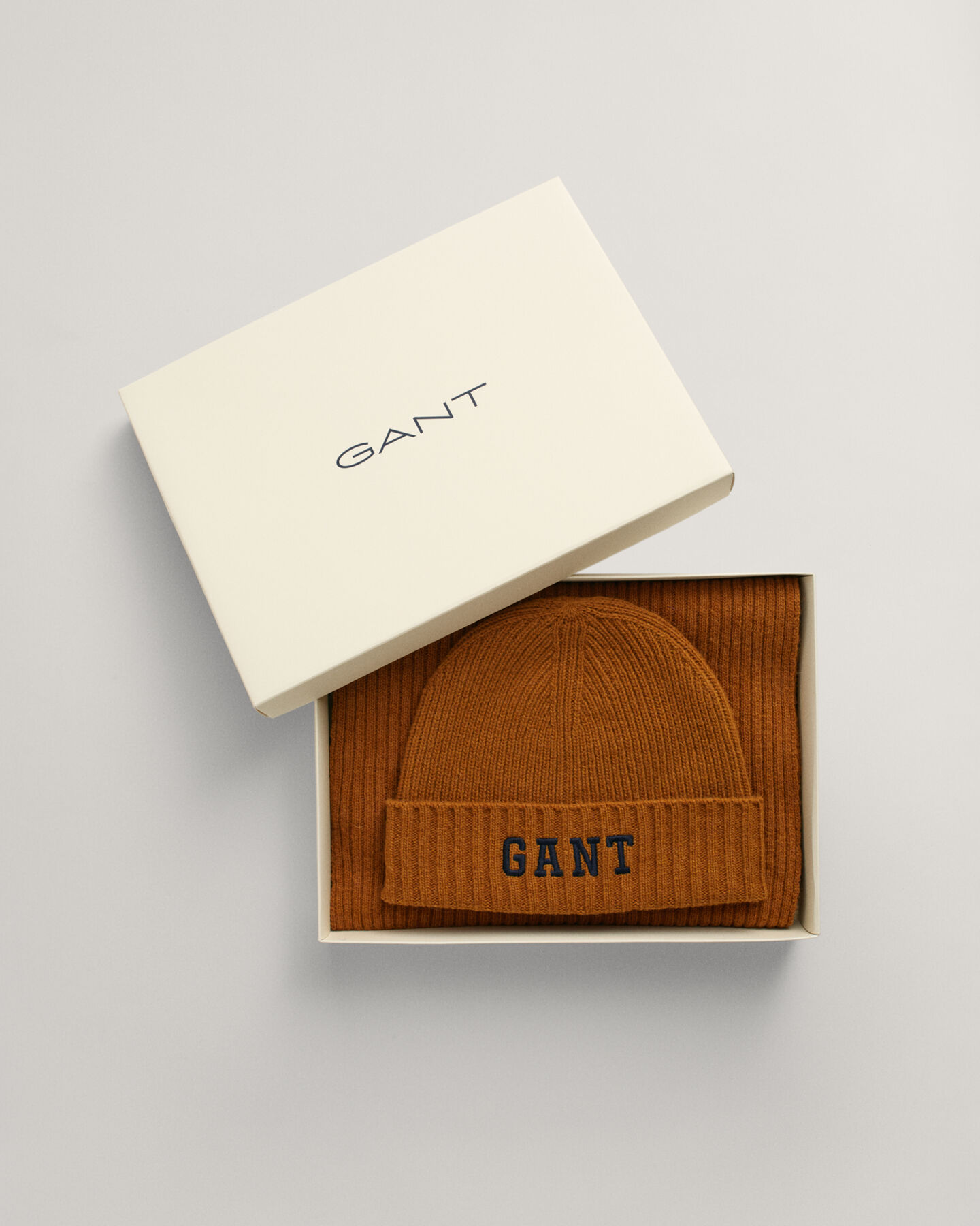 Geschenkset mit Beanie und Schal