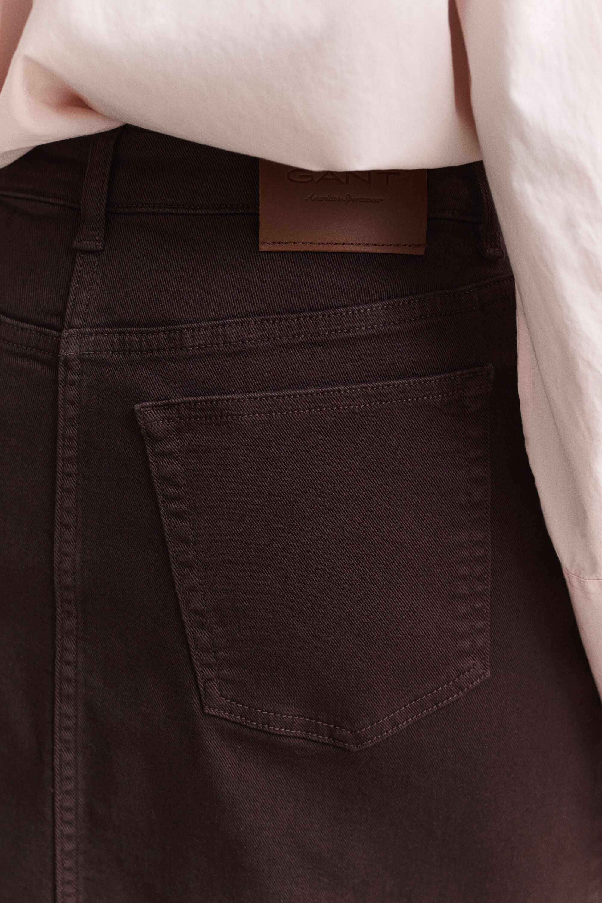 Farbiger Bleistiftrock aus Twill