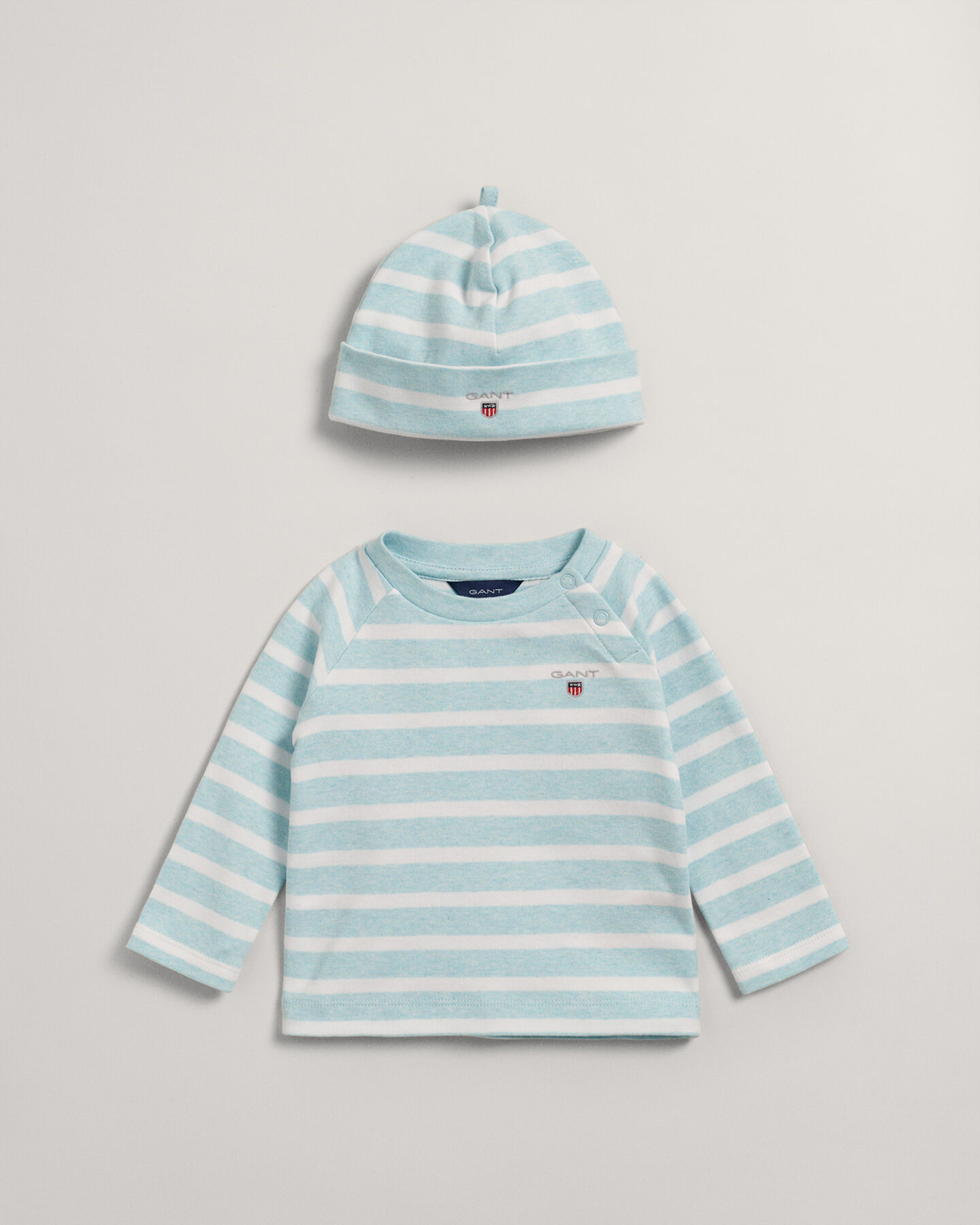 Baby Shirt und Beanie mit Streifen