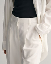 Relaxed Fit Shorts mit Bundfalten