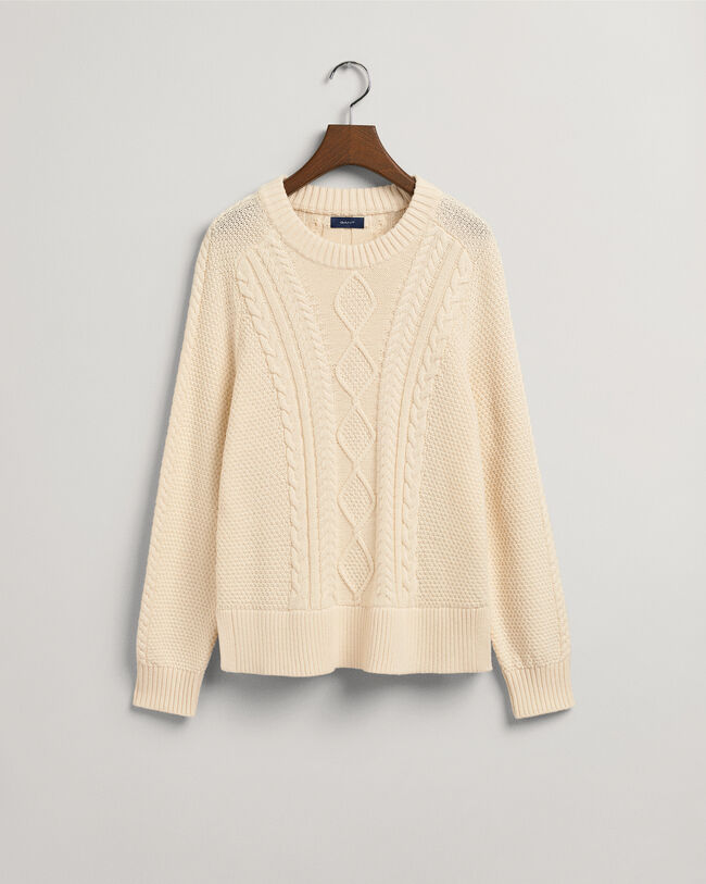 Rundhalspullover mit Zopfmuster