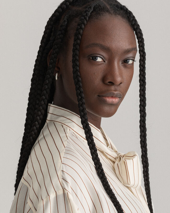 Schluppenbluse aus Seide mit Nadelstreifen