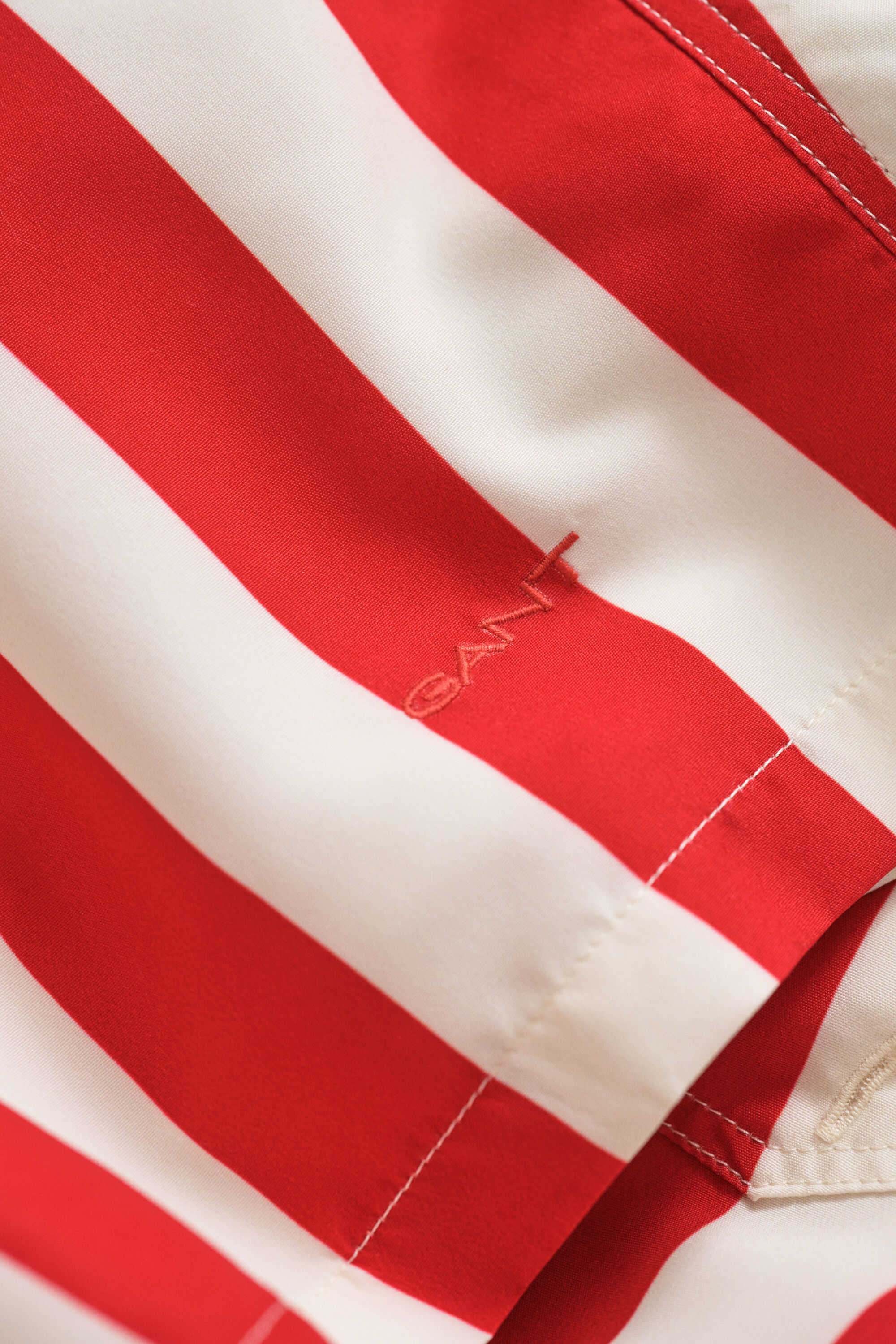 Badeshorts mit Blockstreifen