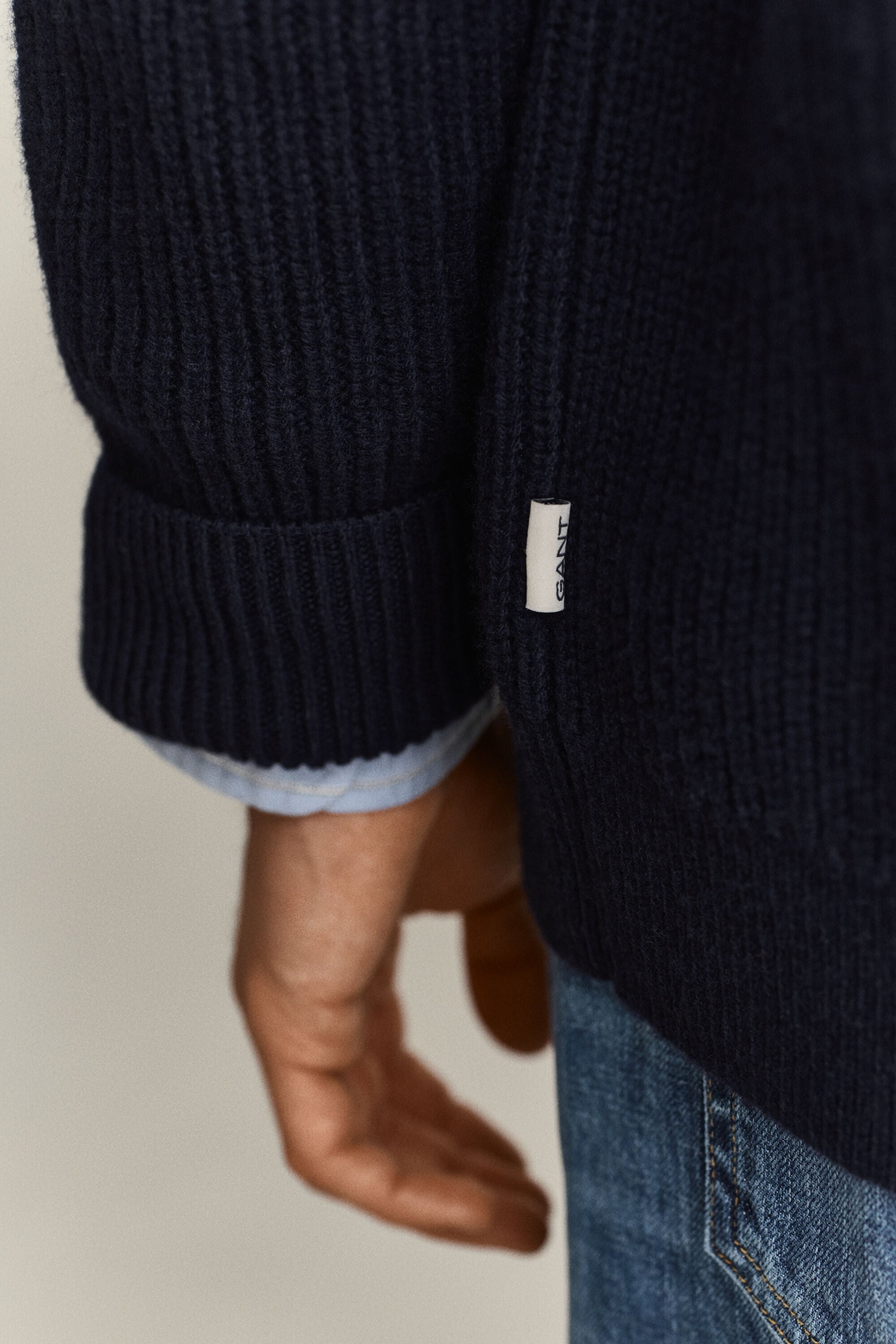 Gerippte Strickjacke aus Wollgemisch
