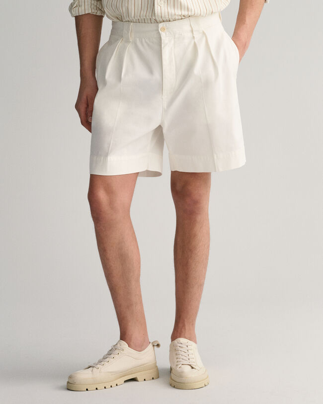Twill-Chinoshorts mit Bundfalten