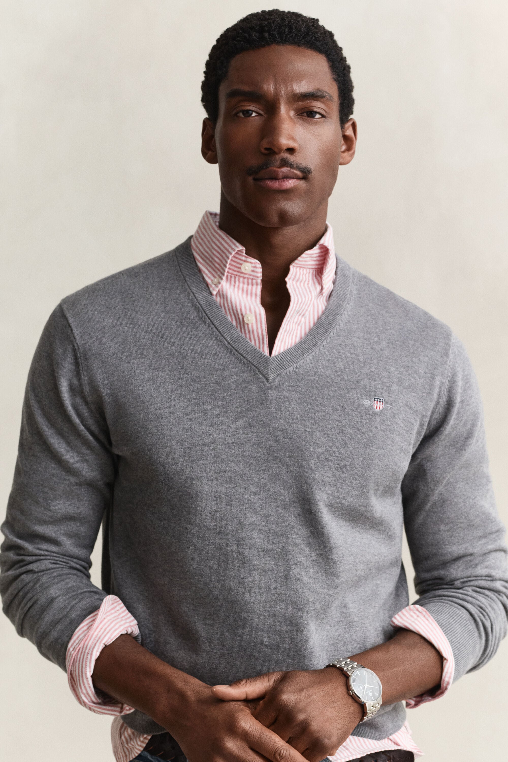 Klassischer V-Neck Pullover aus Baumwolle