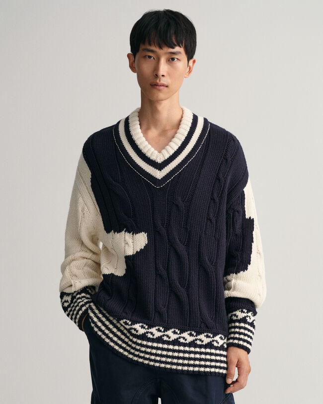 V-Neck Pullover mit Intarsienstrickerei