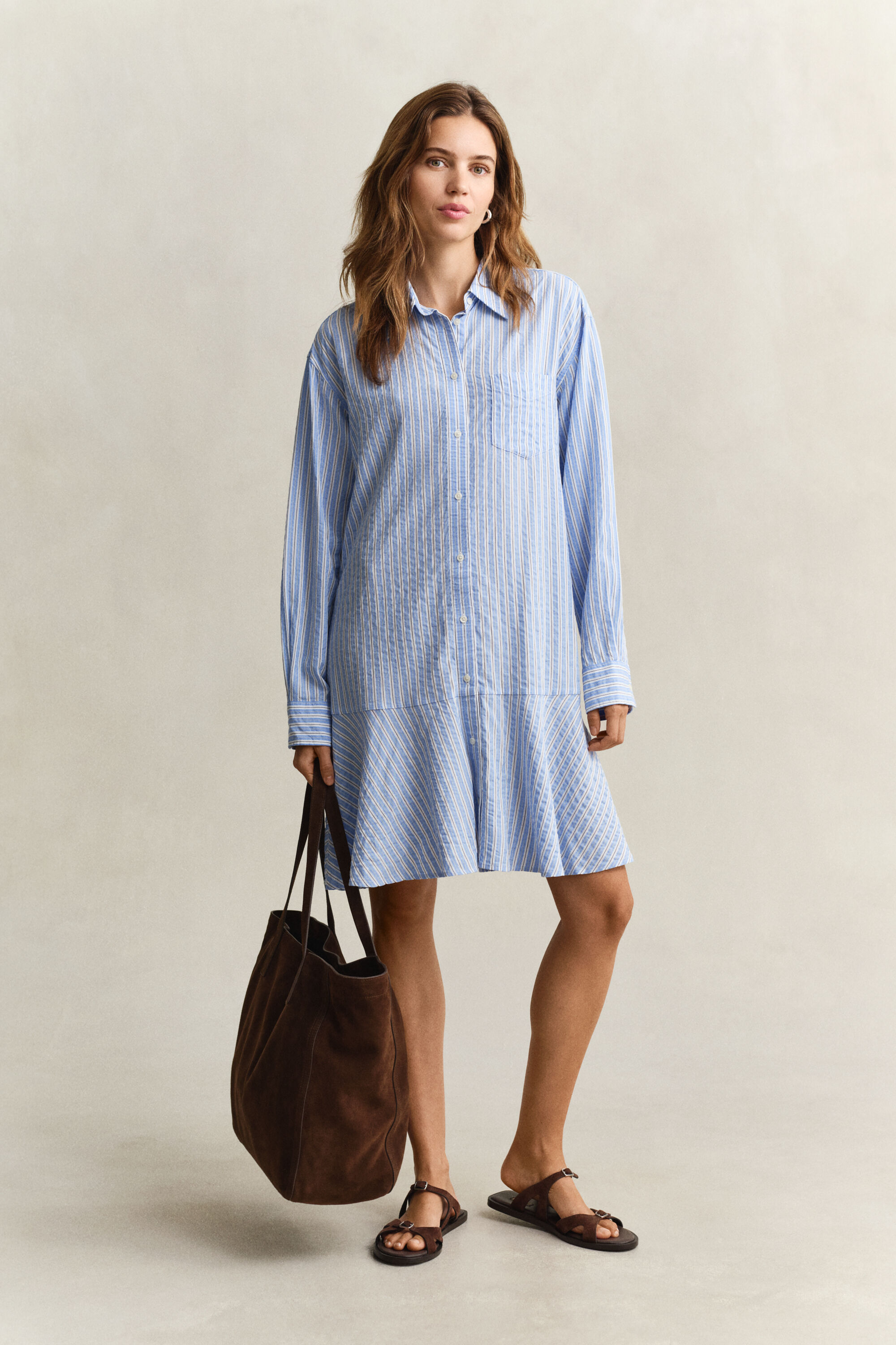 Gestreiftes Seersucker Hemdblusenkleid