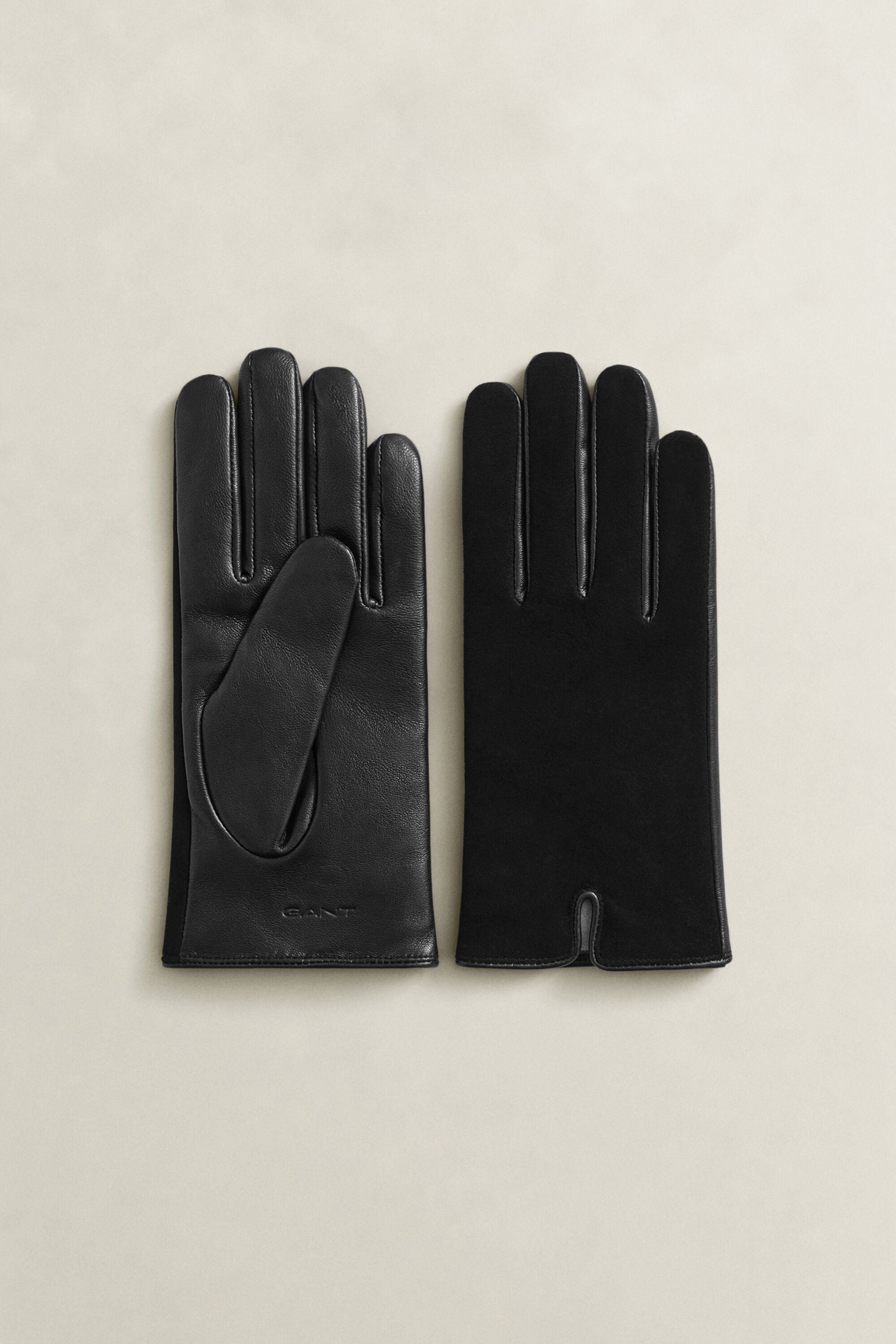 Handschuhe aus Glatt- und Veloursleder