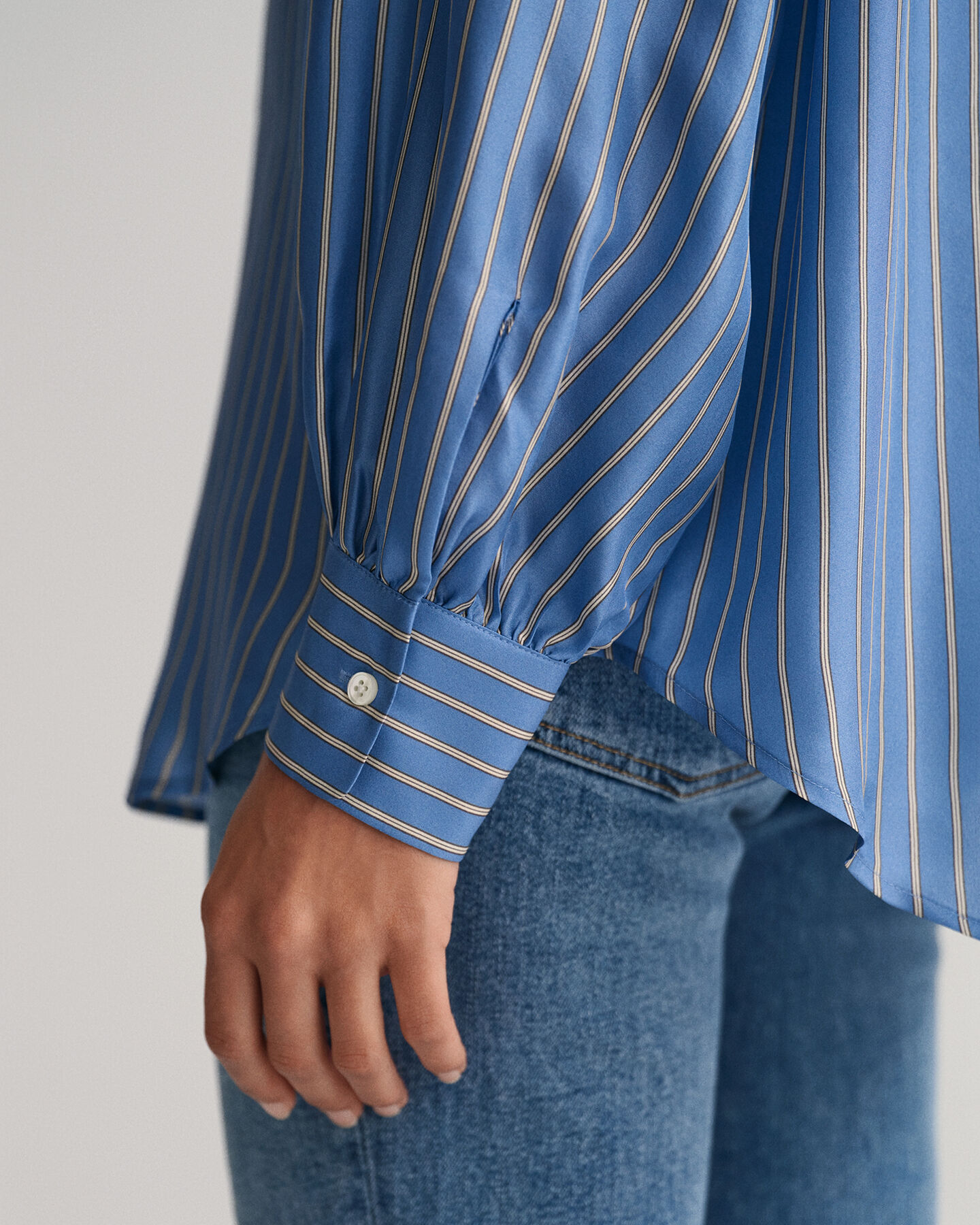 Schluppenbluse aus Seide mit Streifen