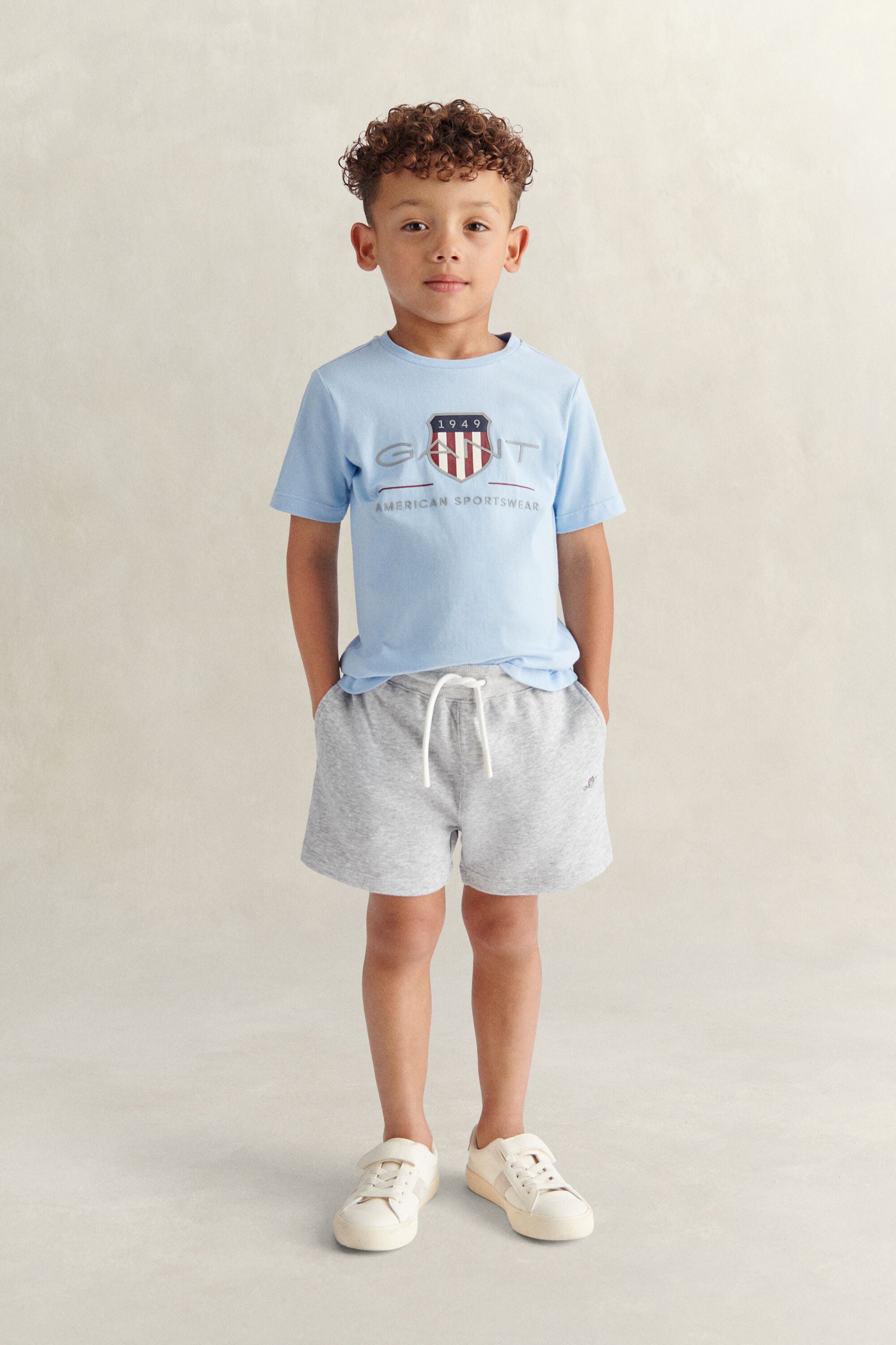 Boys Archive Shield Set mit T-Shirt und Sweatshorts