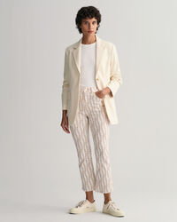 Verk&uuml;rzte Jeans mit Kettenprint