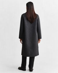 Handgenähter Mantel mit Karomuster