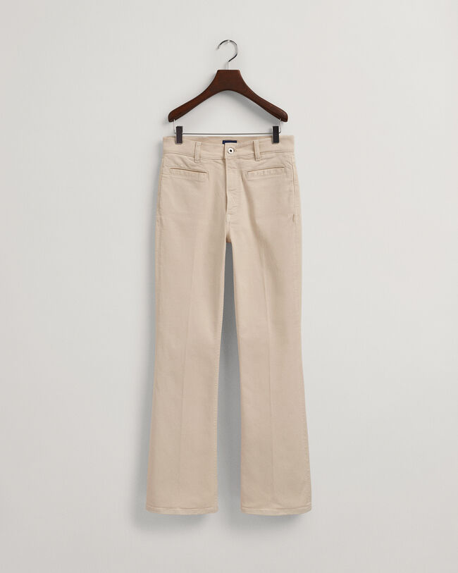 Color Jeans mit ausgestelltem Bein