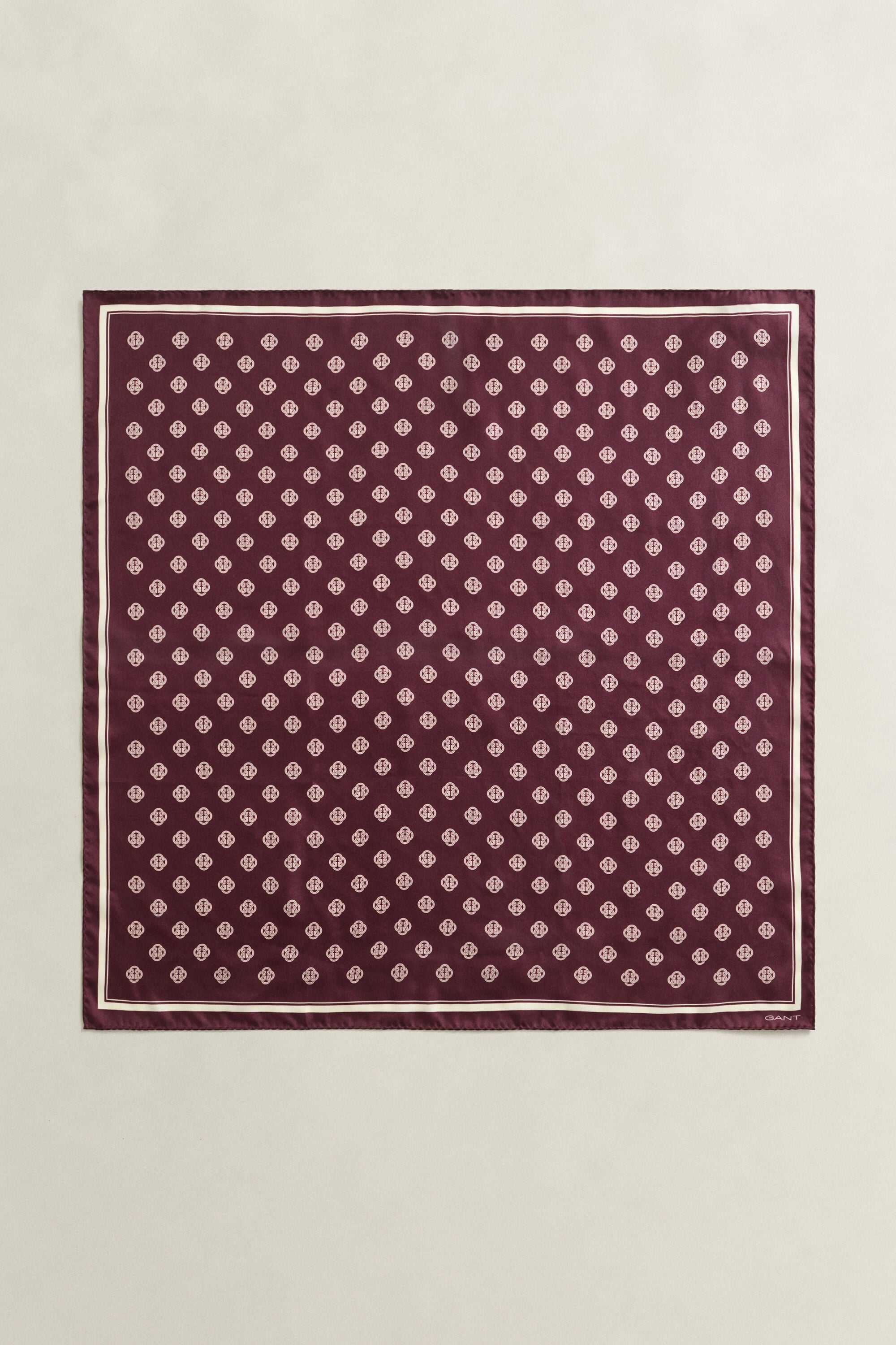 Monogram Seidentuch