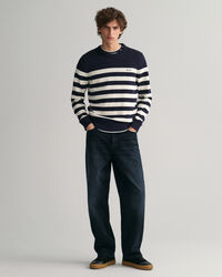 Rundhalspullover mit Marinestreifen