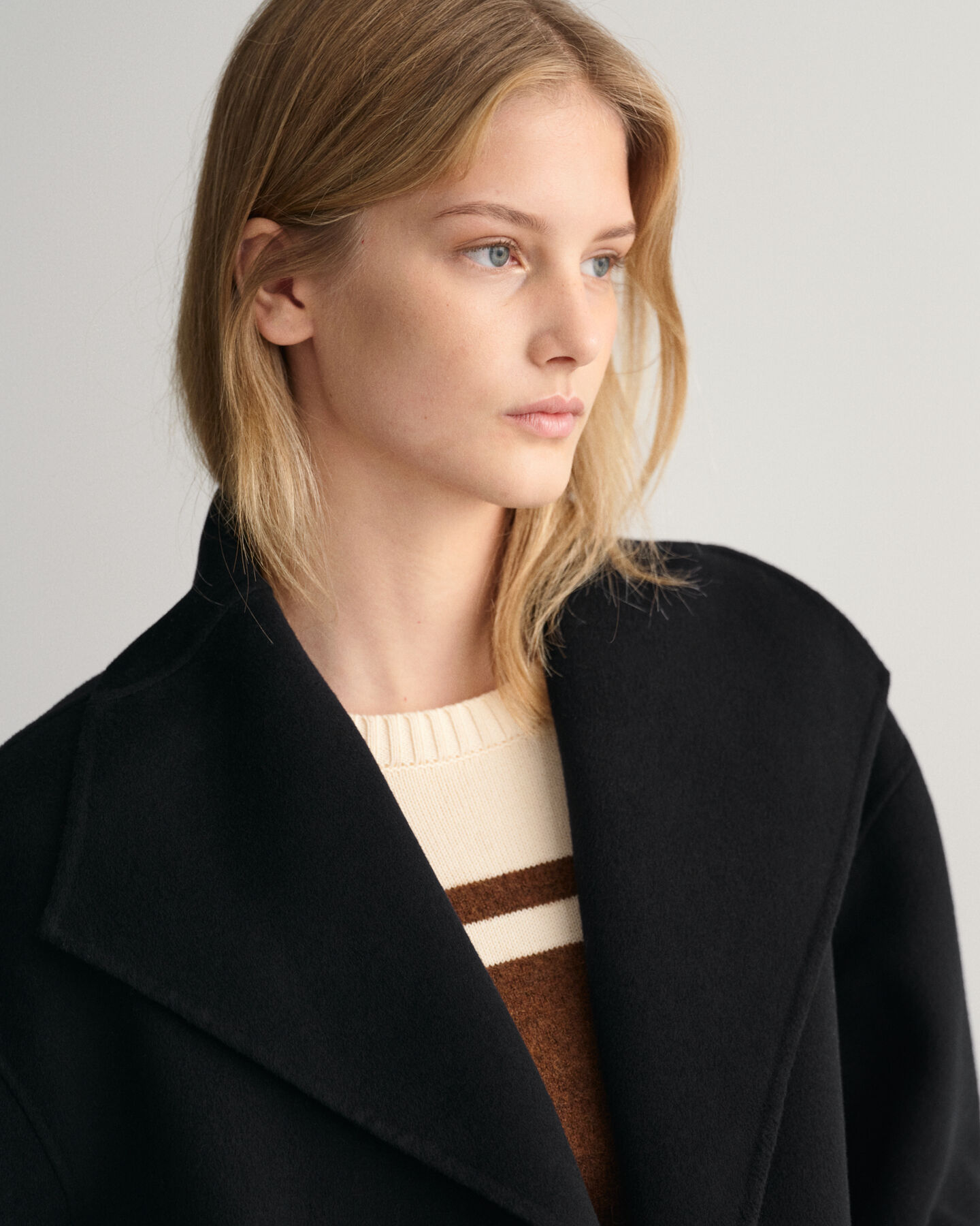 Handgen&auml;hter Mantel mit G&uuml;rtel