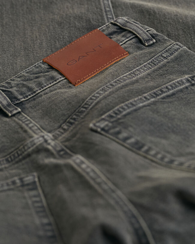 Verkürzte Jeans mit geradem Bein