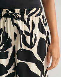 Relaxed Fit Palm Print Pull-On Shorts