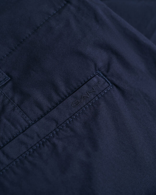 Leichte Relaxed Fit Chinohose