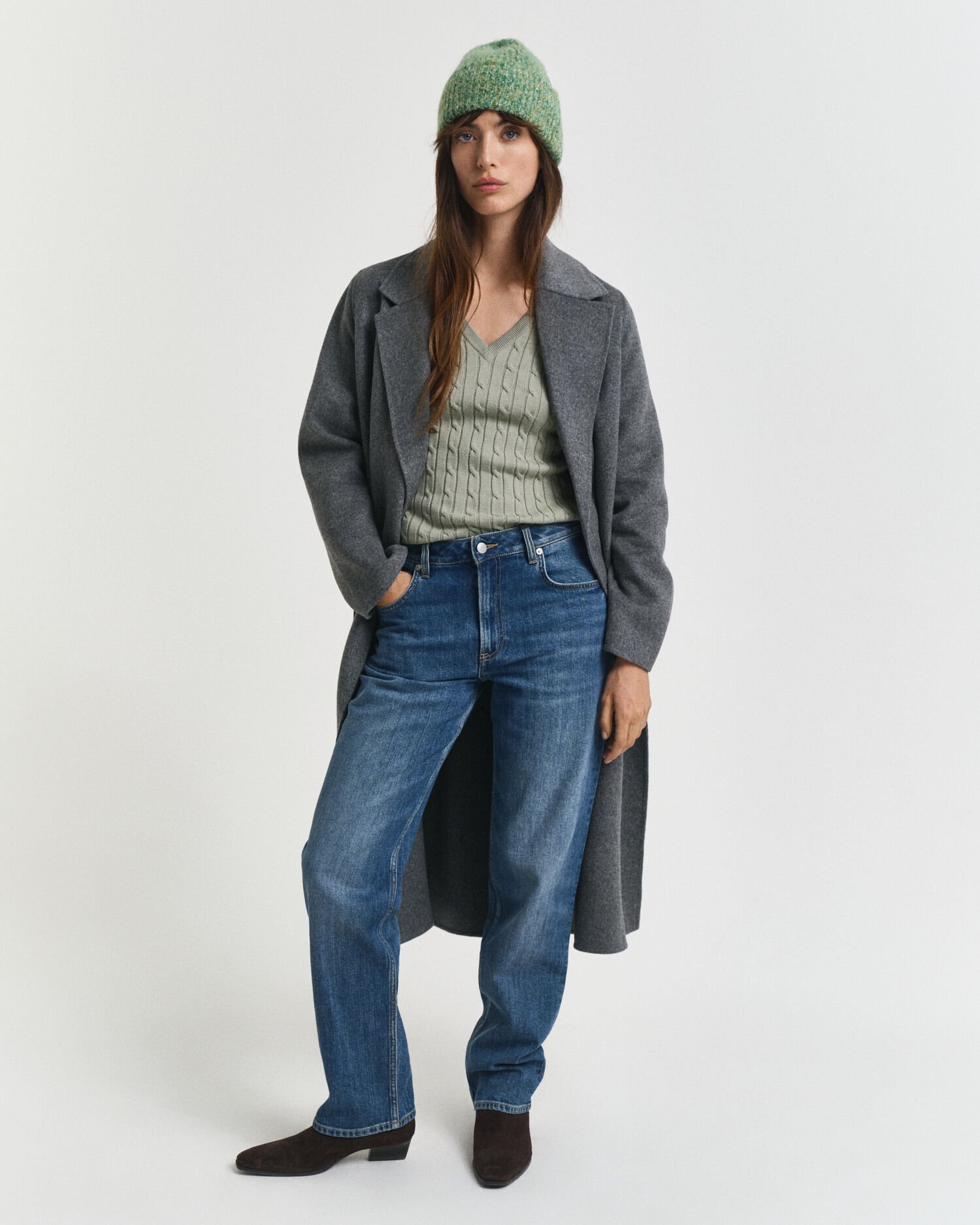 V-Neck Pullover mit Zopfmuster