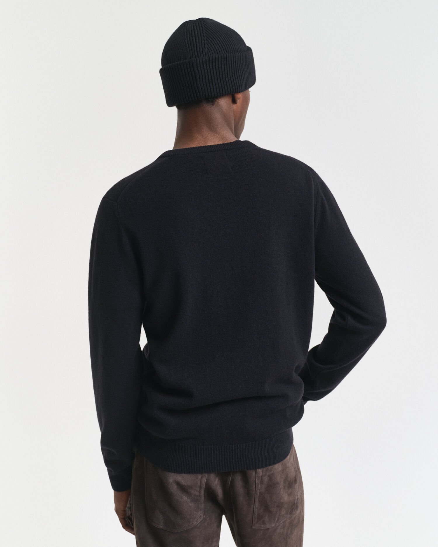 Superfine Lambswool V-Neck Pullover