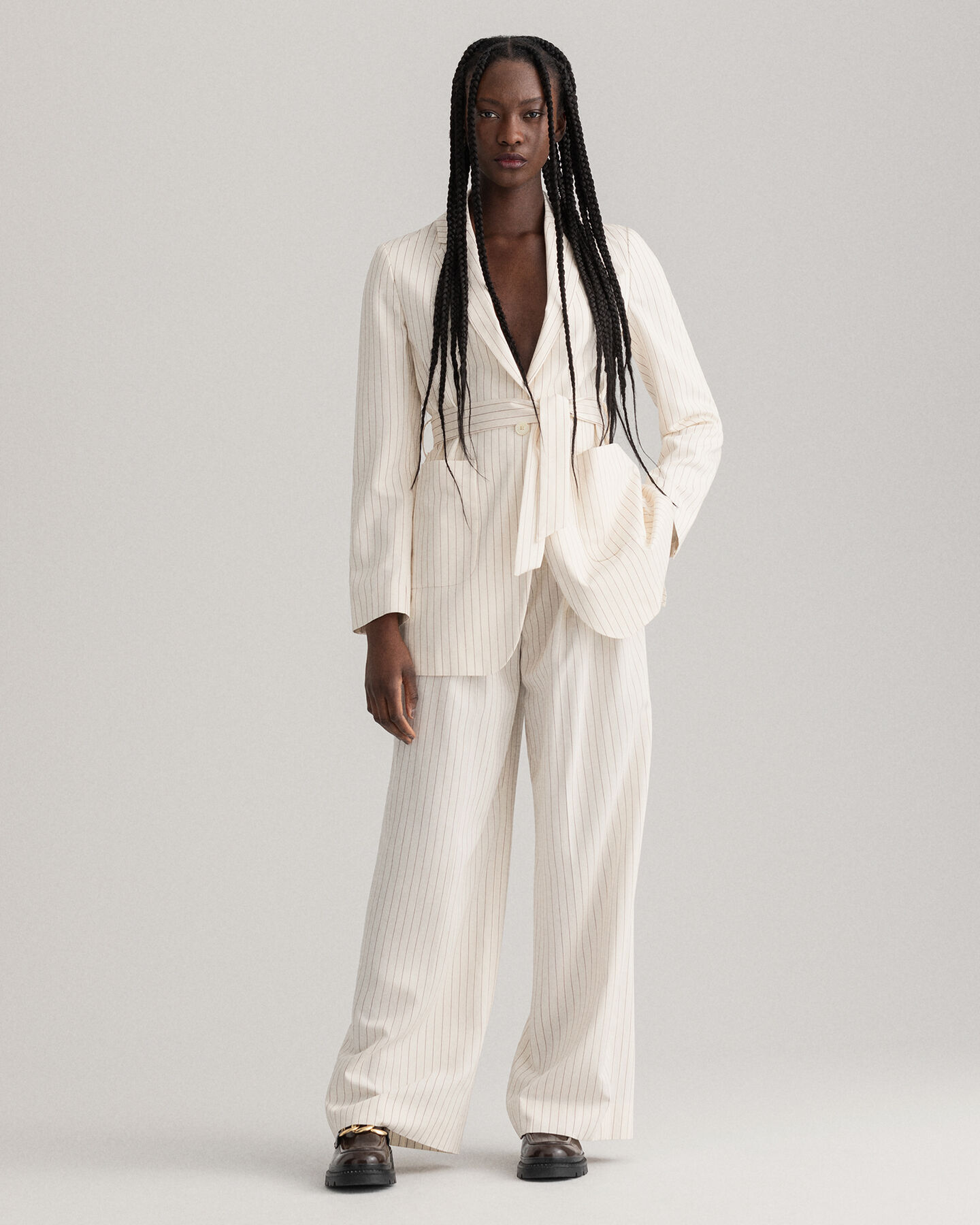 Nadelstreifen-Blazer mit Gürtel