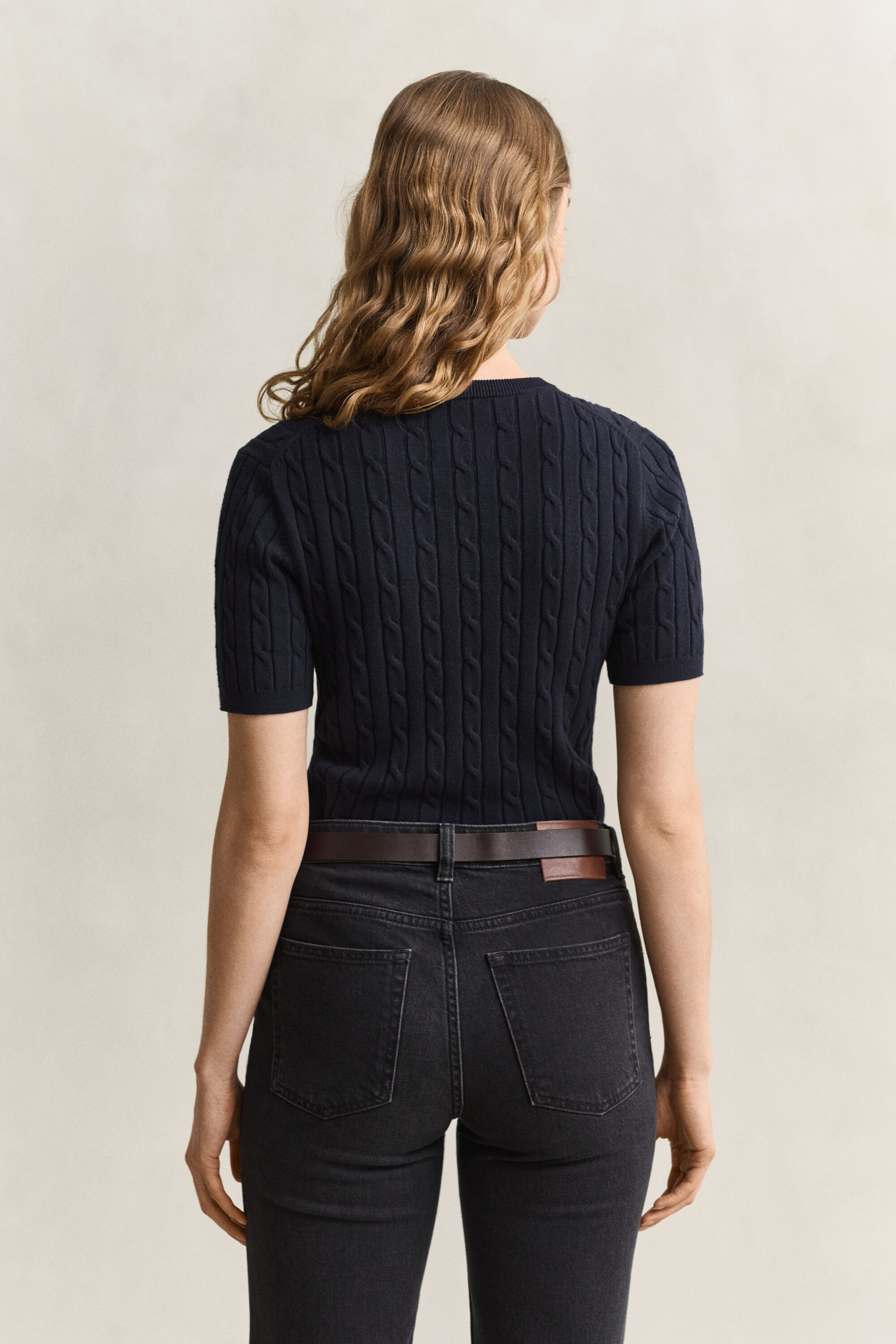 Kurzärmliger Zopfstrickpullover aus Baumwollstretch