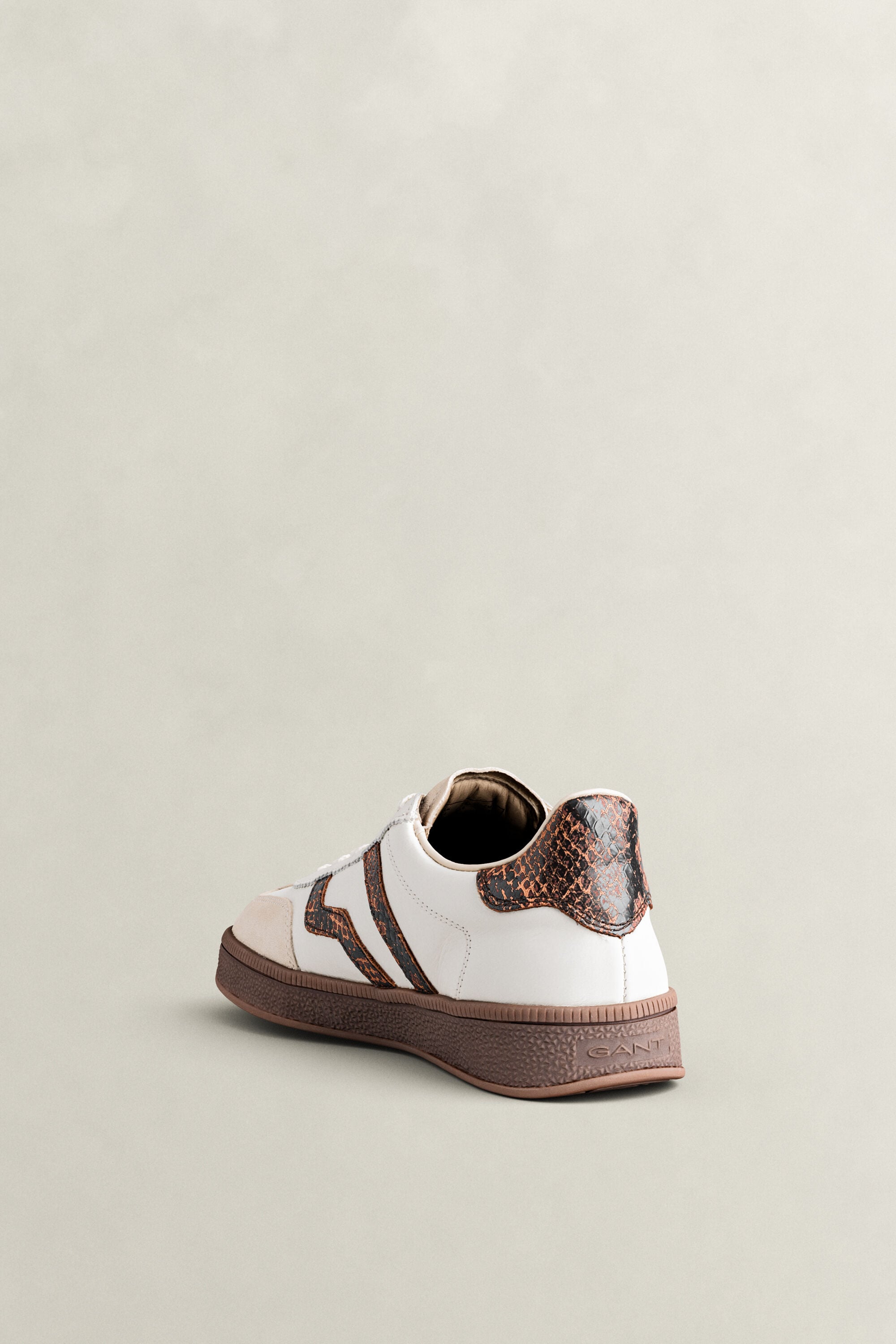 Cuzima Sneaker aus Veloursleder