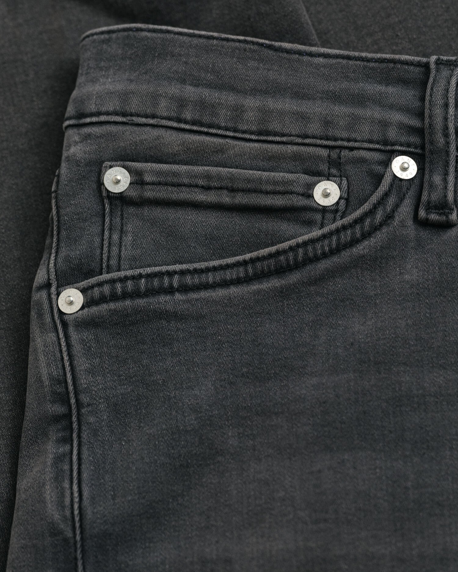 Extra Slim Fit Active Recover Jeans in Schwarz