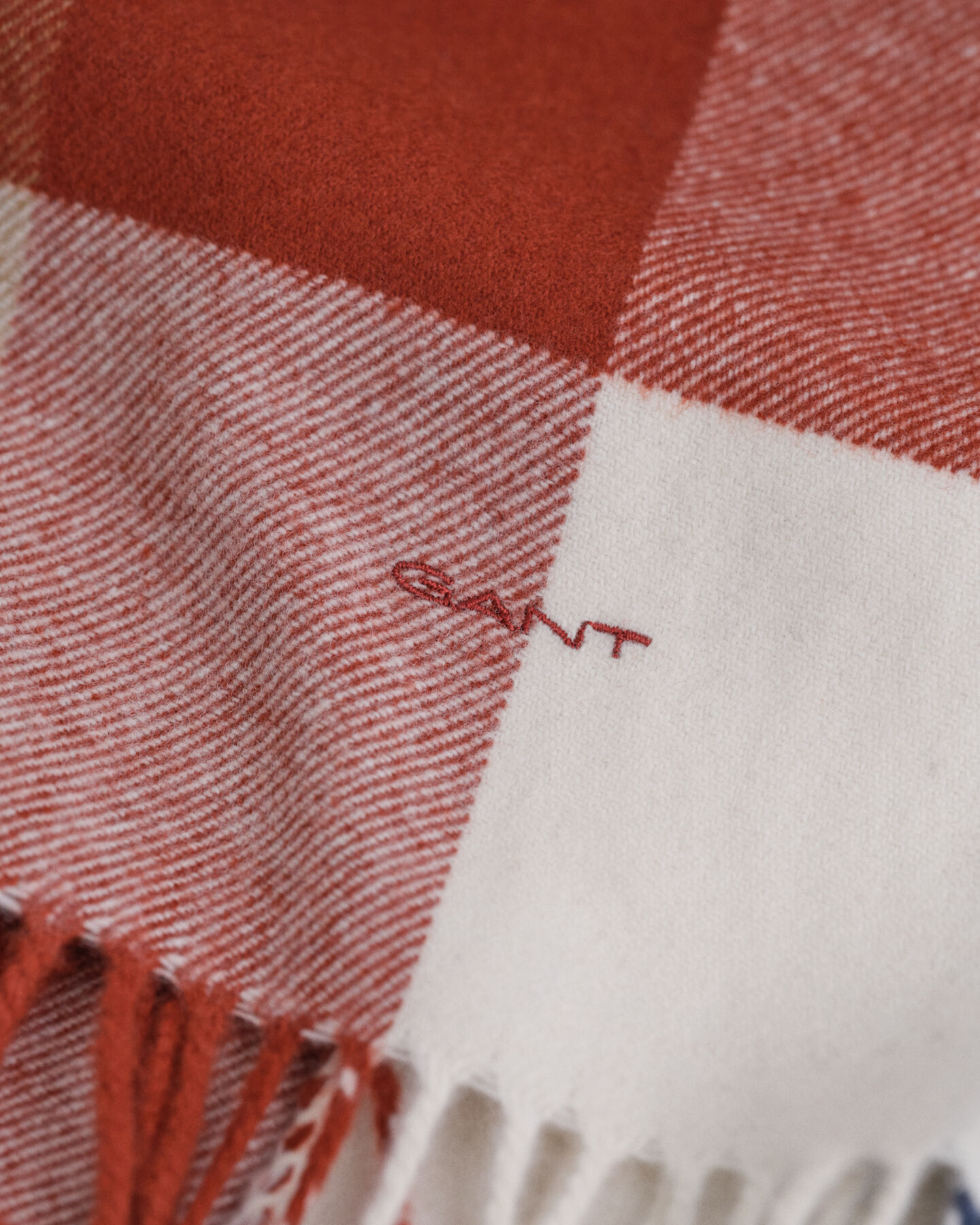 Mehrfarbig karierter Wollschal