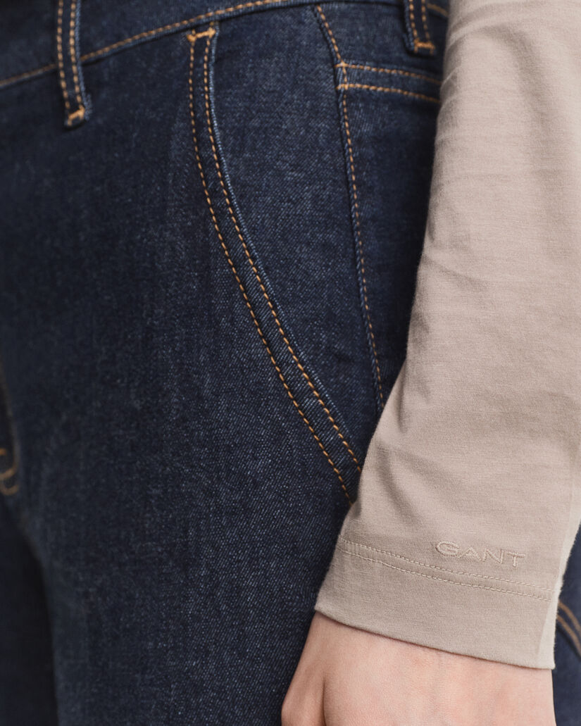 Leichter Rollkragenpullover aus Baumwolle