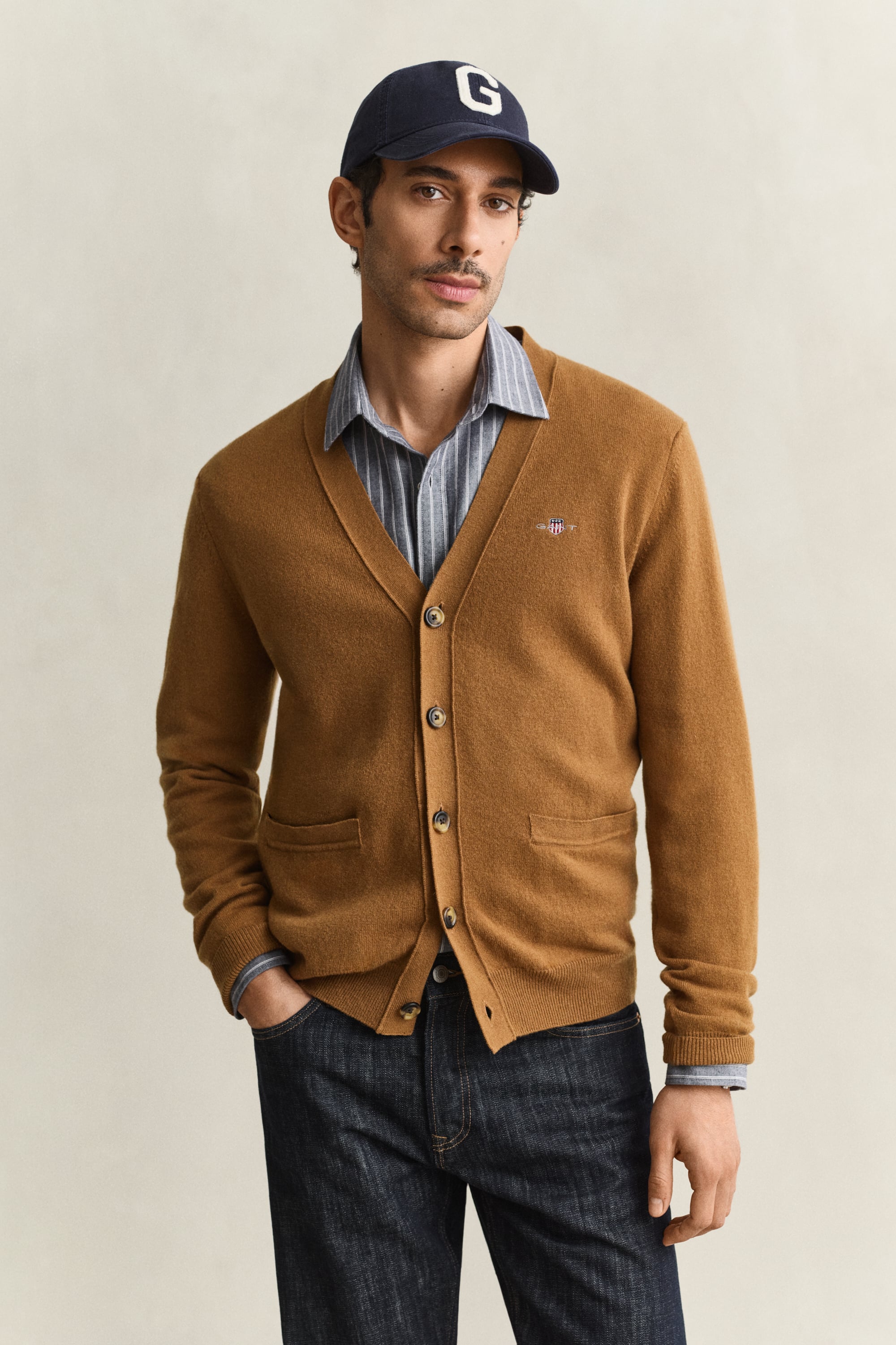 Gant Herren Caramel Braun V-Neck Strickjacke Aus Lambswool (Xl)