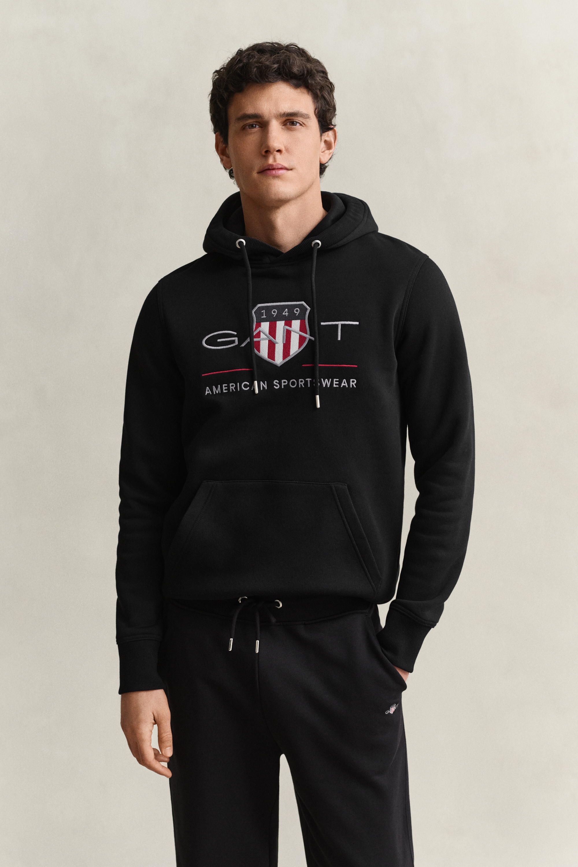 Hemden Gant Herren Schwarz Shield Regular Fit Kapuzen Sweatshirt Einfarbig - Bild 4
