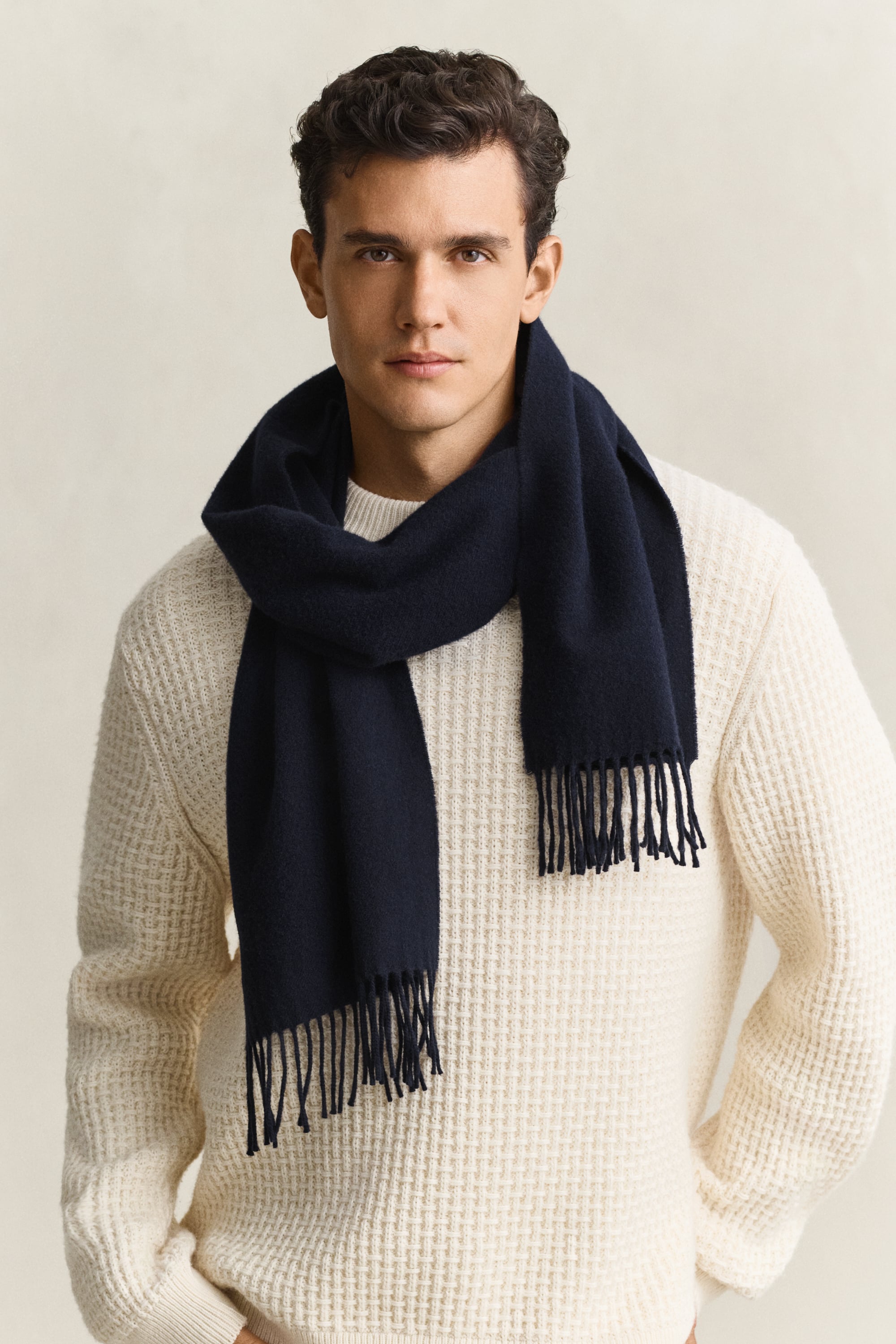Gant Logo Fringed Scarf - Bild 2